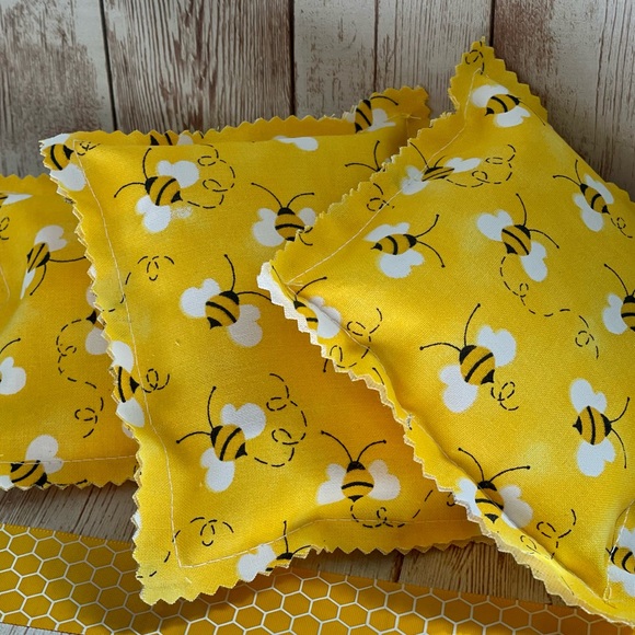 ⤵️🆕 Mini Pillows Honey Bee | farmhouse| Shelf/Tiered Tray/Basket set 🐝 - Picture 10 of 16